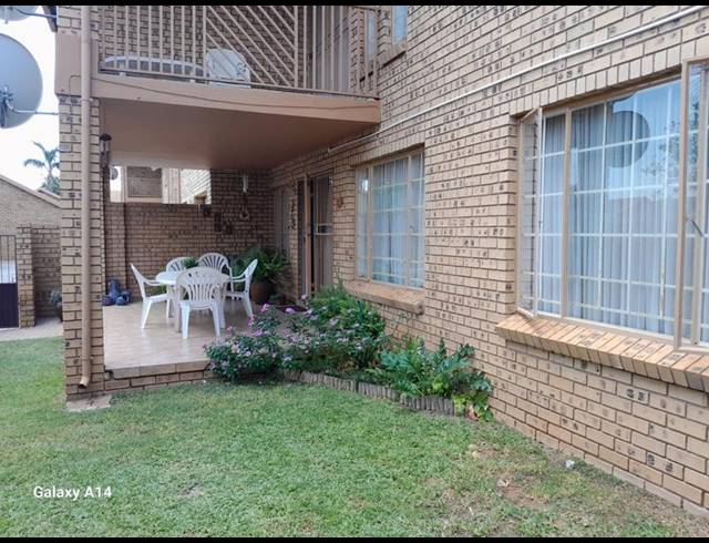 2 BEDROOM TOWNHOUSE FOR SALE IN MAGALIESKRUIN